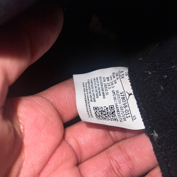 Jordan 11 jubilee size 6.5 - Picture 3 of 5